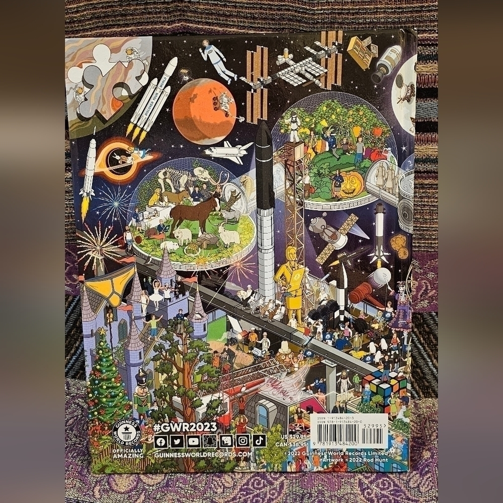 2023 Guinness World Records Book - Picture 4 of 5